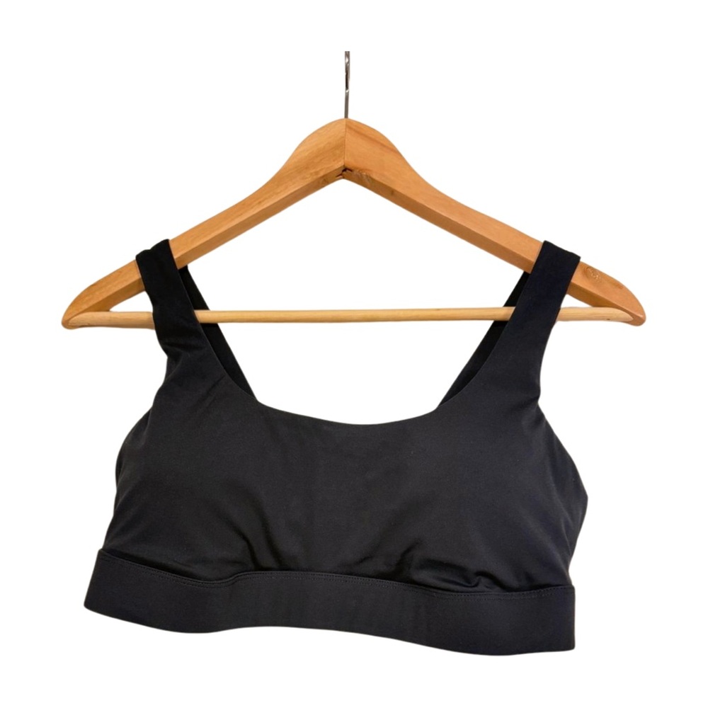 Vuori Black Stride Sports Bra - Scoop Neck, Wide Straps